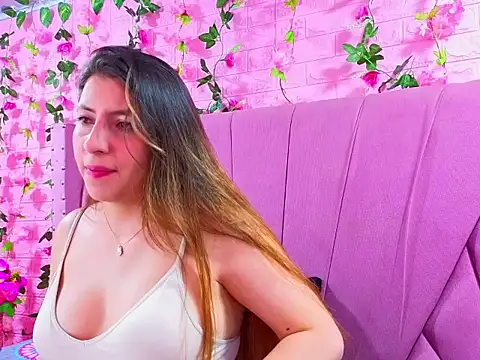 Snapshot of Alyy_Brown chatting on November 7, 2:05 am Alyy Brown online show from November 7, 2:05 am