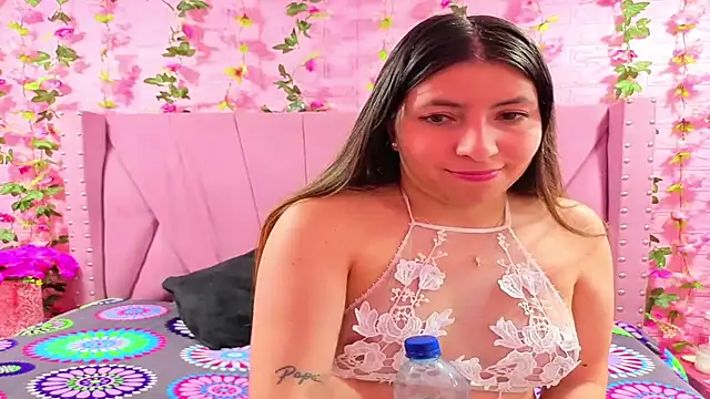 Snapshot of Alyy_Brown chatting on November 28, 2:01 am Alyy Brown online show from November 28, 2:01 am