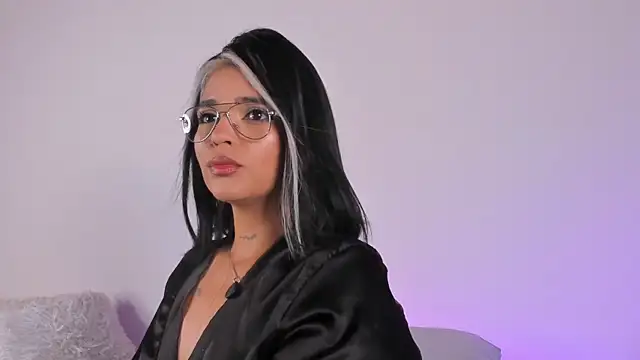 Sophie Duarte online show from June 12, 11:57 pm