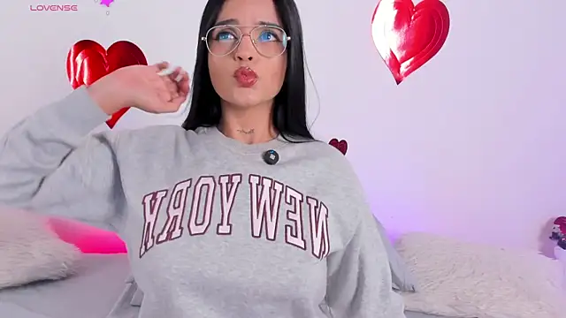 Sophie Duarte online show from February 13, 3:17 am