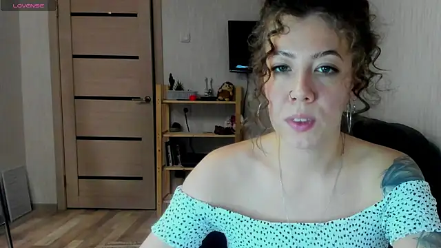 twinkle rosie online show from January 11, 6:15 pm