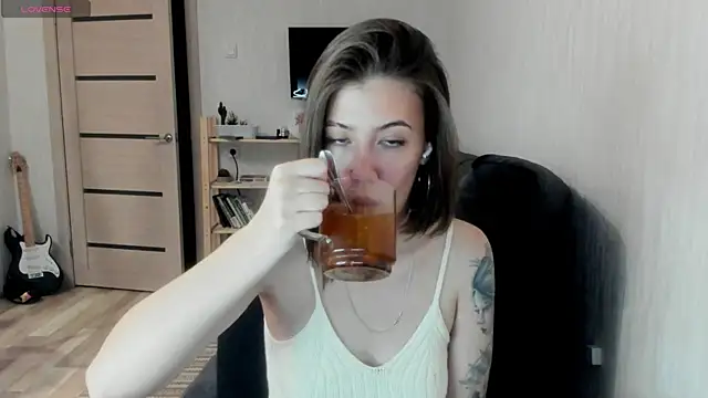 twinkle rosie online show from November 21, 3:16 am