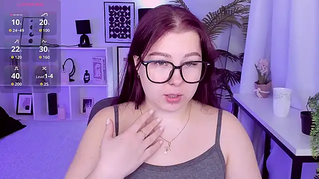 EffyBlush online show from December 4, 1:43 pm