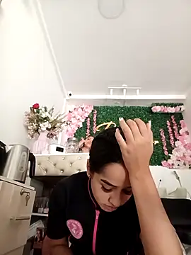 Snapshot of BabyCaramel18 chatting on November 5, 7:28 pm BabyCaramel18 online show from November 5, 7:28 pm