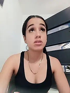 Snapshot of BabyCaramel18 chatting on November 4, 11:36 am BabyCaramel18 online show from November 4, 11:36 am