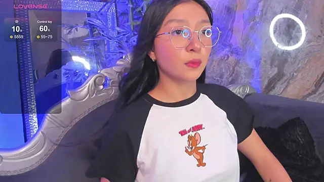 sydney miller  online show from April 7, 11:17 pm