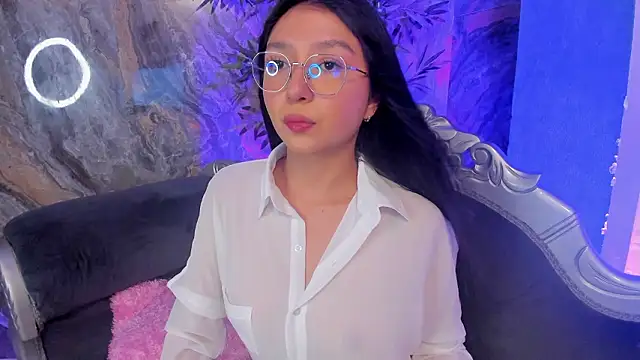 sydney miller  online show from March 20, 11:28 pm