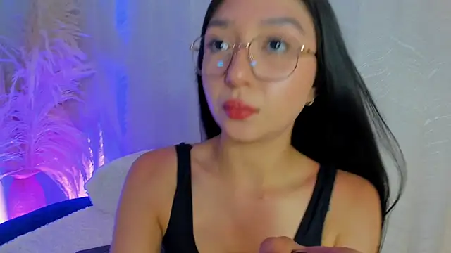 Snapshot of sydney_miller_ chatting on June 16, 12:10 am sydney miller online show from June 16, 12:10 am
