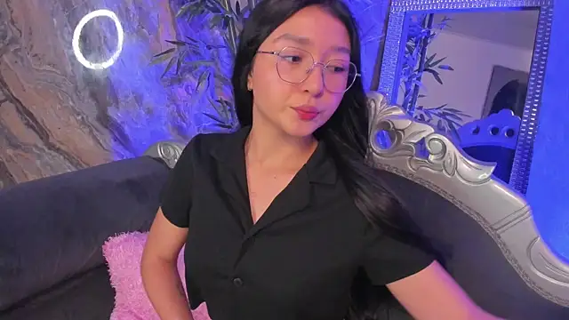 sydney miller  online show from April 6, 11:28 pm