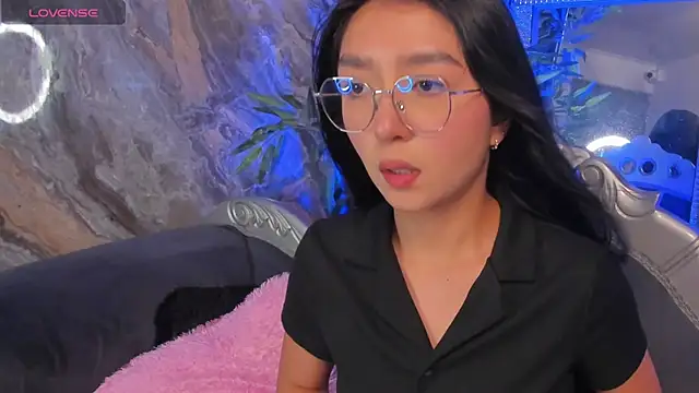 sydney miller  online show from February 9, 11:25 pm