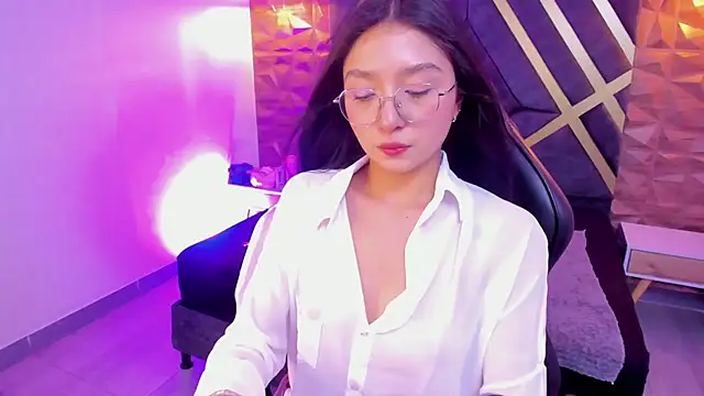 sydney miller  online show from February 12, 11:26 pm