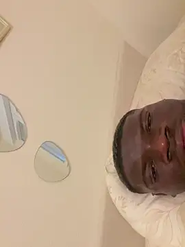 Snapshot of blackbody09 chatting on December 14, 10:43 am blackbody09 online show from December 14, 10:43 am