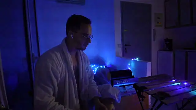 VenyxTrend online show from November 12, 5:17 pm