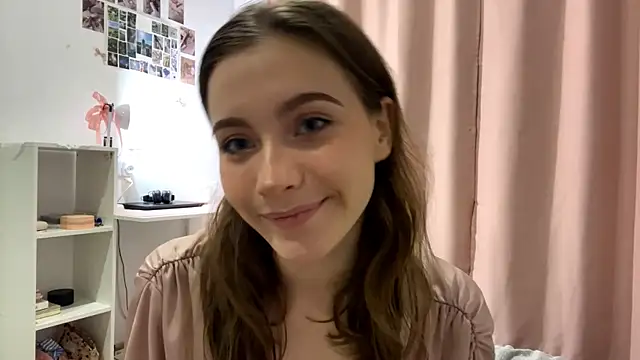 Snapshot of Kira_Sanders chatting on October 23, 7:12 pm Kira Sanders online show from October 23, 7:12 pm