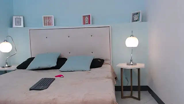 SusanWilliams  online show from November 5, 11:02 am