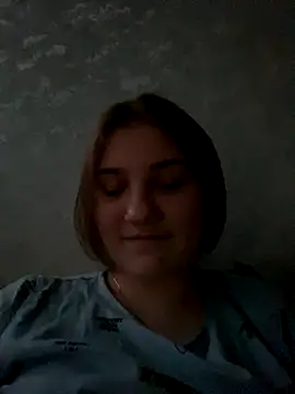 Snapshot of Emily_Sweety__ chatting on October 21, 8:08 pm Emily Sweety   online show from October 21, 8:08 pm