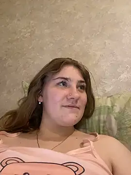 Snapshot of Emily_Sweety__ chatting on October 25, 10:47 am Emily Sweety   online show from October 25, 10:47 am