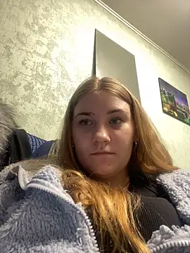 Snapshot of Emily_Sweety__ chatting on October 22, 9:20 am Emily Sweety   online show from October 22, 9:20 am