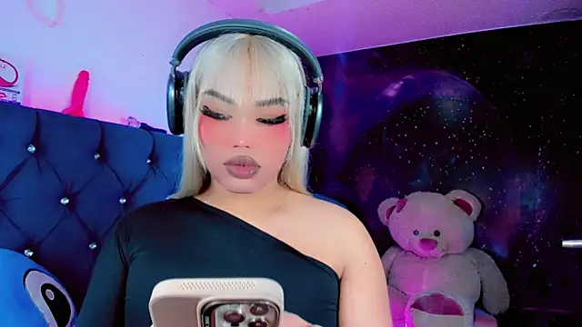 Snapshot of Alannys_xHotx chatting on February 27, 11:37 pm Alannys xHotx online show from February 27, 11:37 pm