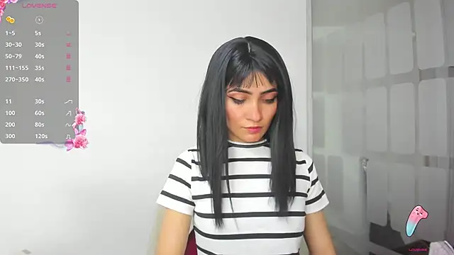 Snapshot of chloehanna chatting on April 22, 11:33 pm chloehanna online show from April 22, 11:33 pm
