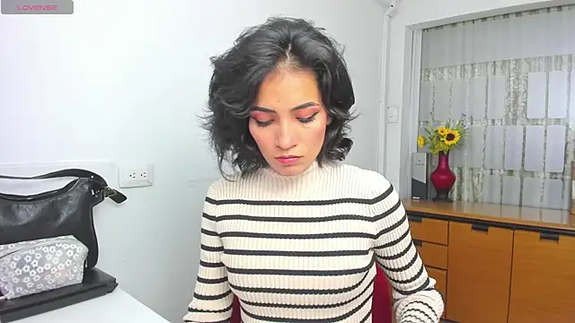 chloehanna online show from December 16, 9:41 pm