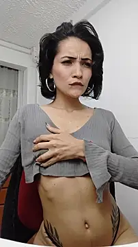 Snapshot of chloehanna chatting on October 28, 7:24 pm chloehanna online show from October 28, 7:24 pm