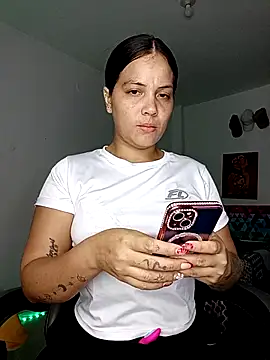 tattyHot95 online show from November 12, 1:26 pm