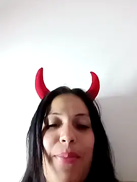 tattyHot95 online show from December 5, 6:39 pm