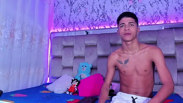 Snapshot of boyswantingplay chatting on November 8, 1:53 am boyswantingplay online show from November 8, 1:53 am