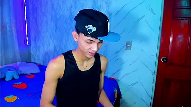 Snapshot of boyswantingplay chatting on February 19, 1:02 am boyswantingplay online show from February 19, 1:02 am