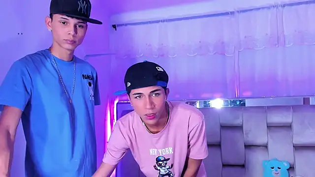 Snapshot of boyswantingplay chatting on October 29, 12:09 am boyswantingplay online show from October 29, 12:09 am