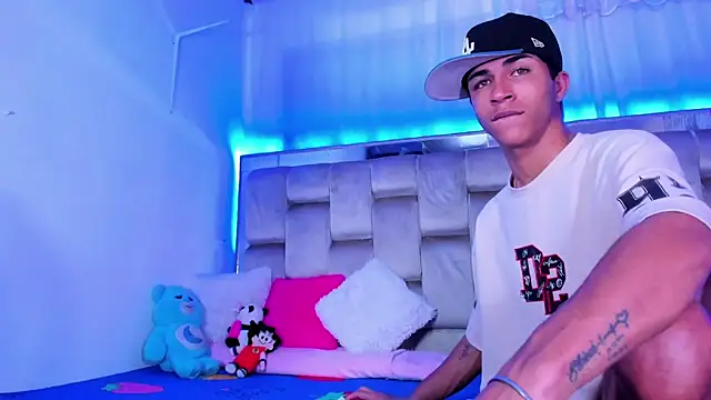 Snapshot of boyswantingplay chatting on November 4, 4:05 am boyswantingplay online show from November 4, 4:05 am