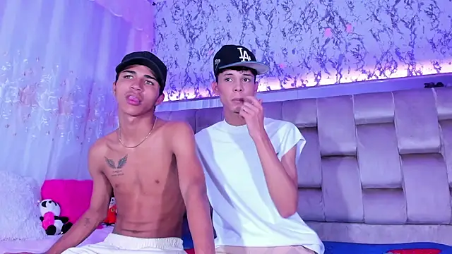 Snapshot of boyswantingplay chatting on November 5, 3:59 pm boyswantingplay online show from November 5, 3:59 pm