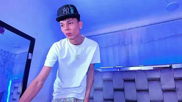 Snapshot of boyswantingplay chatting on November 26, 10:26 am boyswantingplay online show from November 26, 10:26 am