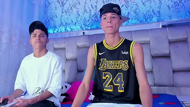 Snapshot of boyswantingplay chatting on November 8, 10:13 pm boyswantingplay online show from November 8, 10:13 pm