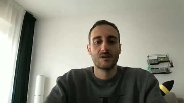 Snapshot of LukaShyGuy chatting on May 15, 1:09 pm LukaShyGuy online show from May 15, 1:09 pm