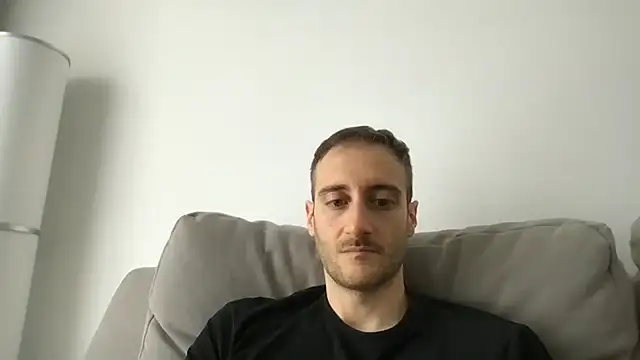 Snapshot of LukaShyGuy chatting on April 19, 12:17 pm LukaShyGuy online show from April 19, 12:17 pm