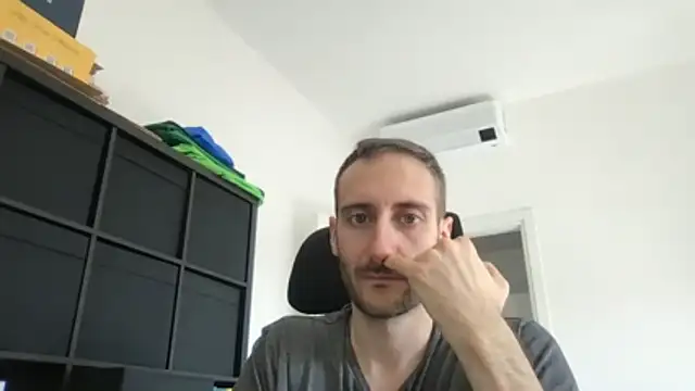 Snapshot of LukaShyGuy chatting on May 9, 1:58 pm LukaShyGuy online show from May 9, 1:58 pm