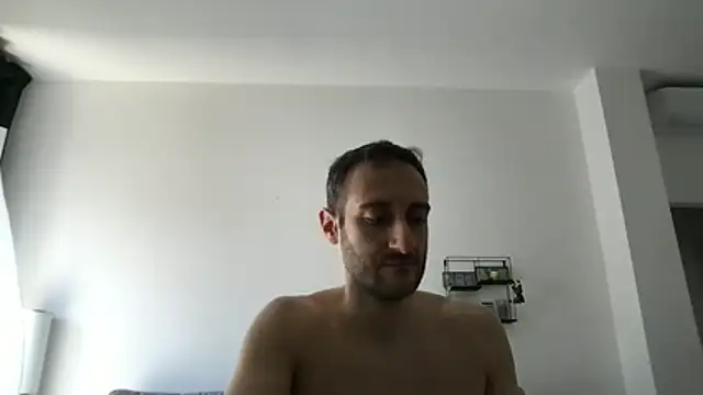 Snapshot of LukaShyGuy chatting on May 27, 8:43 am LukaShyGuy online show from May 27, 8:43 am