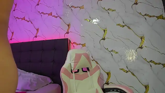 Scarlet DLuce online show from March 30, 9:00 am