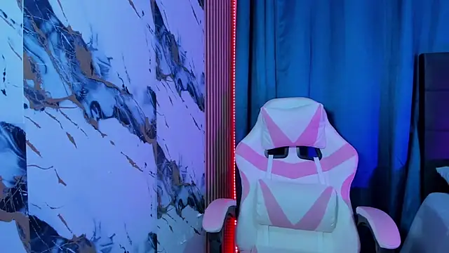 Scarlet DLuce online show from March 15, 9:05 am