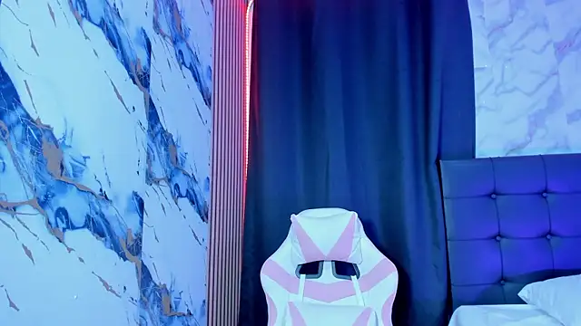 Scarlet DLuce online show from January 8, 9:04 am