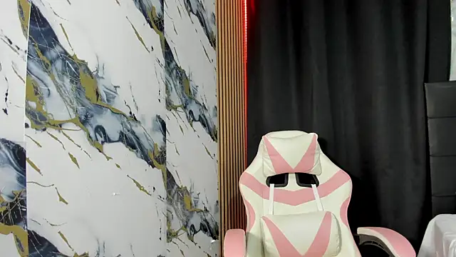 Scarlet DLuce online show from January 7, 9:03 am