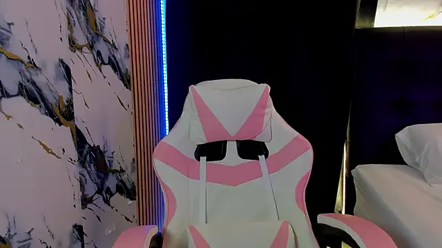 Scarlet DLuce online show from November 26, 9:09 am