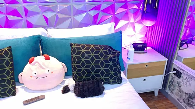 AdelineJhones online show from June 10, 4:19 pm