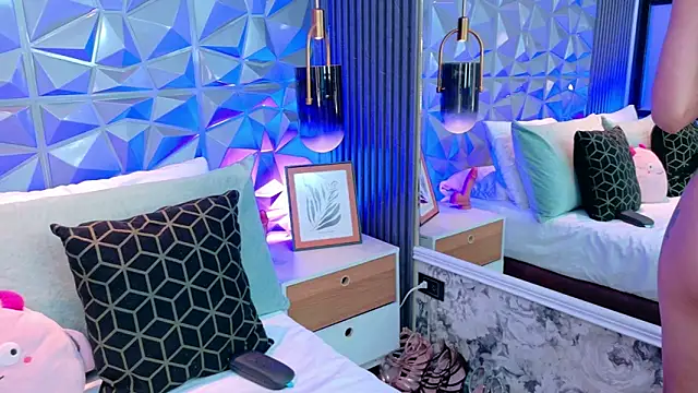 AdelineJhones online show from March 21, 2:32 pm