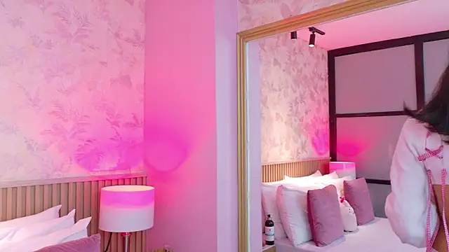 AdelineJhones online show from January 18, 2:20 pm