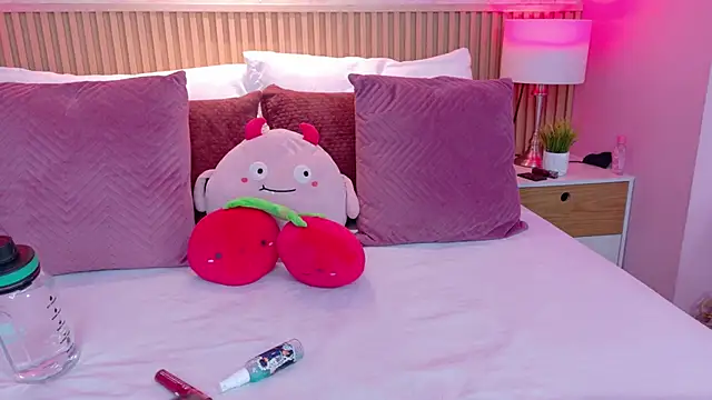 AdelineJhones online show from February 28, 2:39 pm