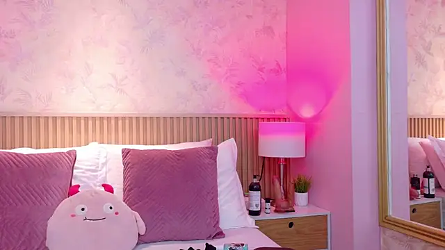 AdelineJhones online show from December 22, 2:06 pm