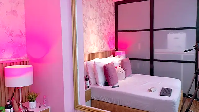 AdelineJhones online show from January 7, 2:44 pm